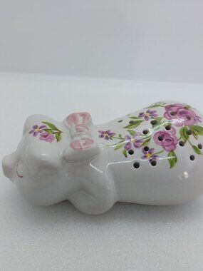 Vintage 1978 Avon Potpourri Pomander White porcelain Pig Piglet Figurine Flowers